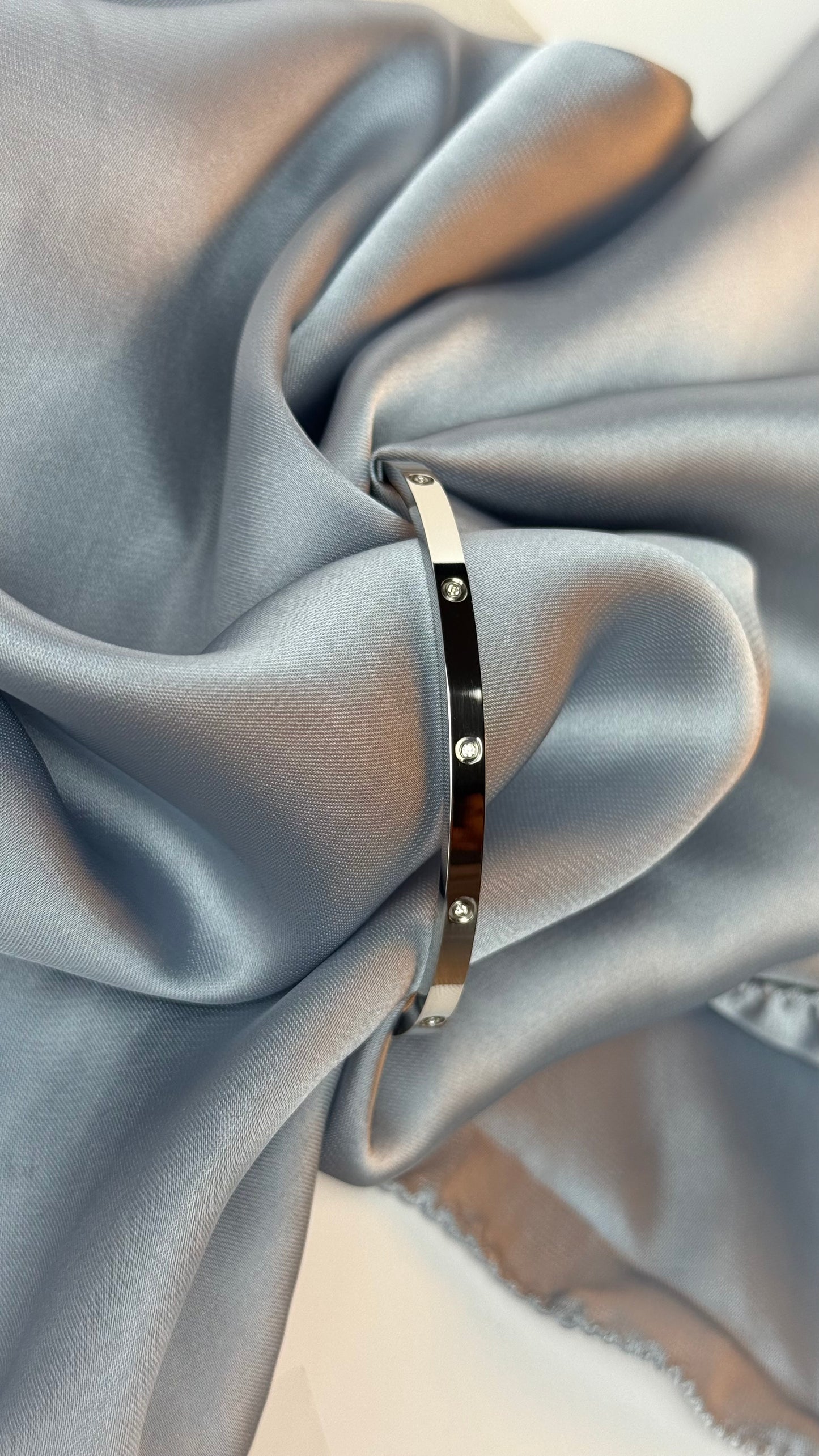 Zircon Studded Stainless Steel Silver Plated Bangle Bracelet - Silver