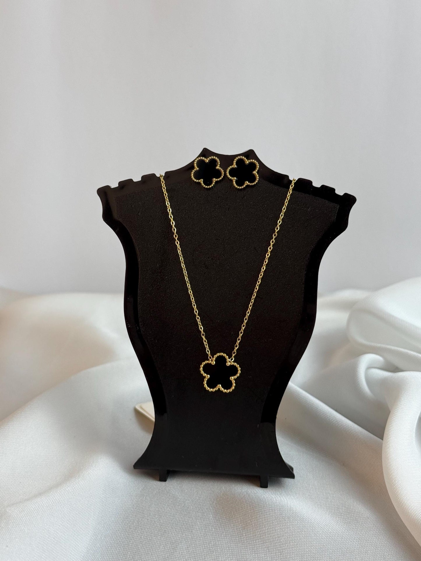 Five Leaf Black Clover Necklace Set