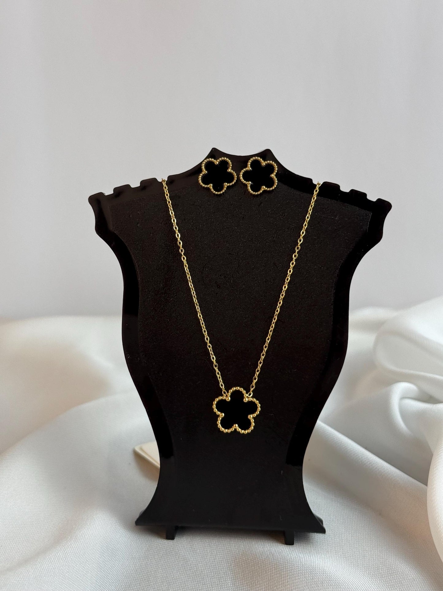 Five Leaf Black Clover Necklace Set