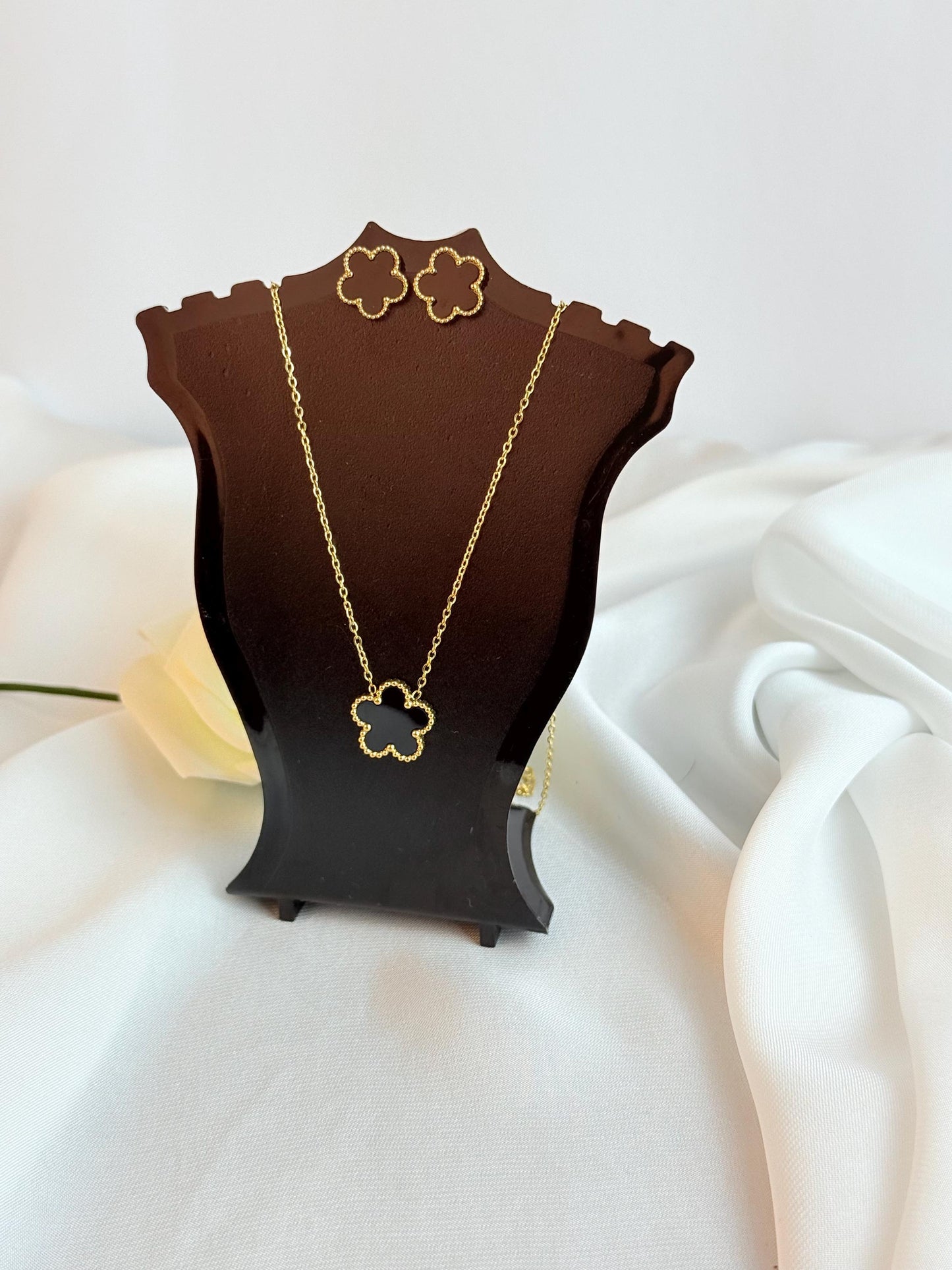 Five Leaf Black Clover Necklace Set