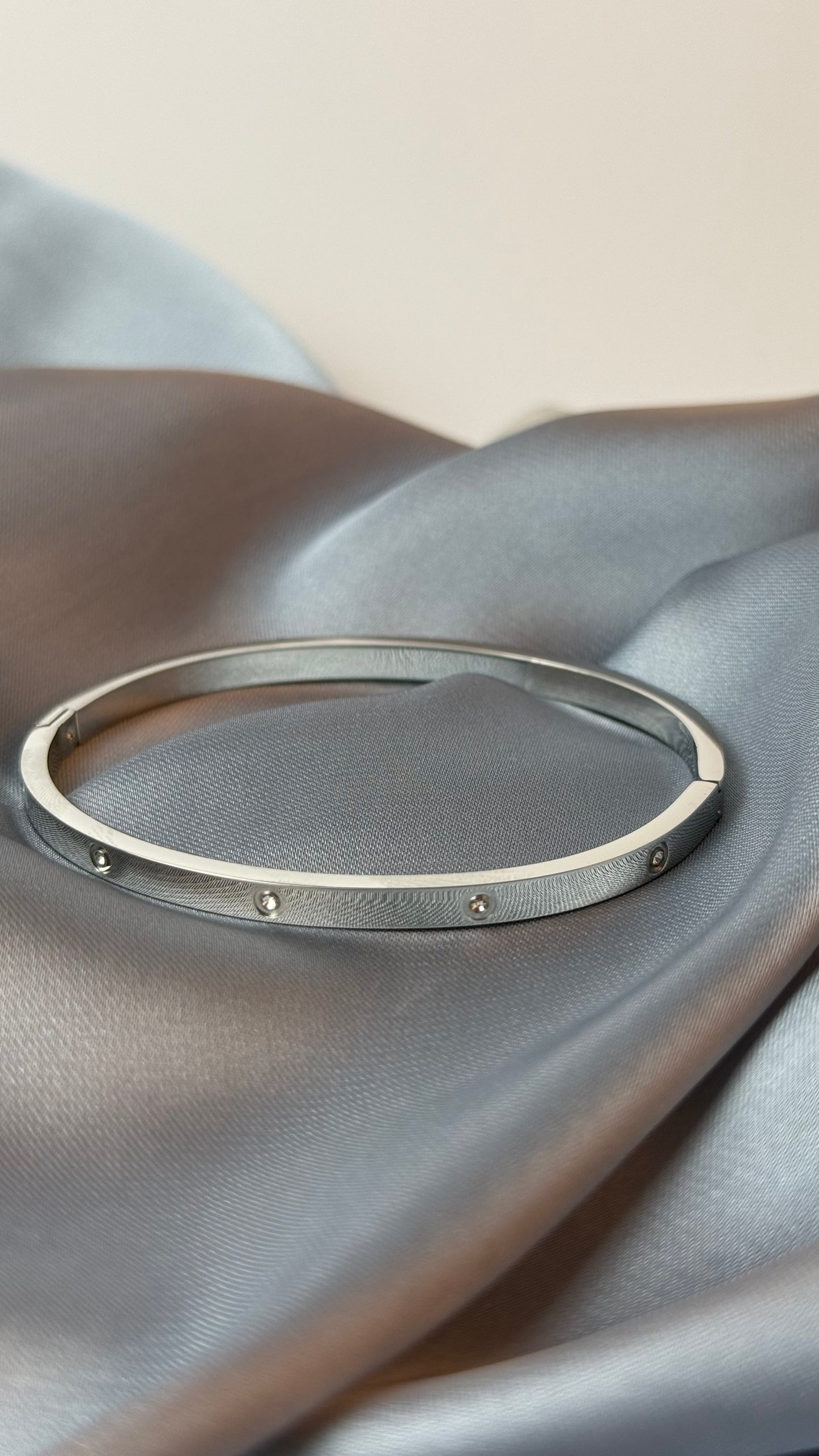 Zircon Studded Stainless Steel Silver Plated Bangle Bracelet - Silver