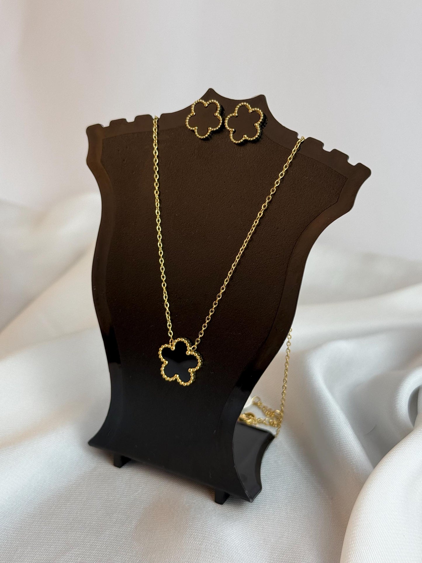 Five Leaf Black Clover Necklace Set