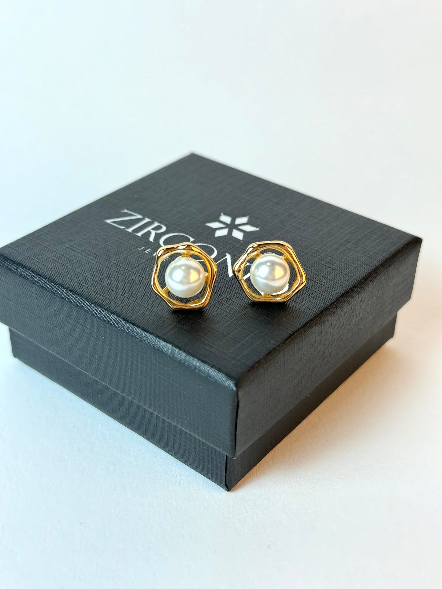 18 Karat vergoldete ovale Ohrstecker