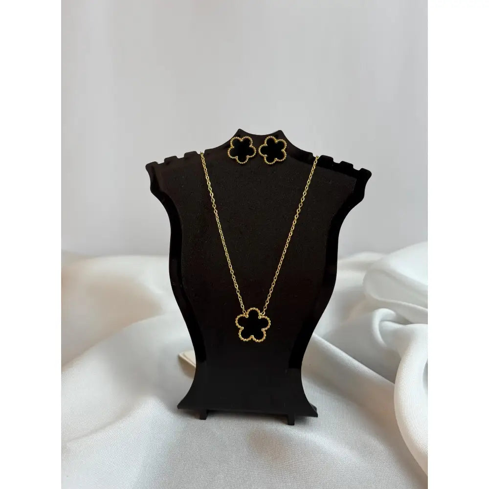 Five Leaf Black Clover Necklace Set