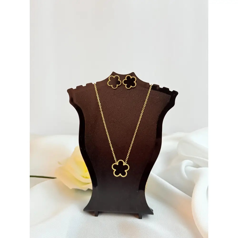 Five Leaf Black Clover Necklace Set