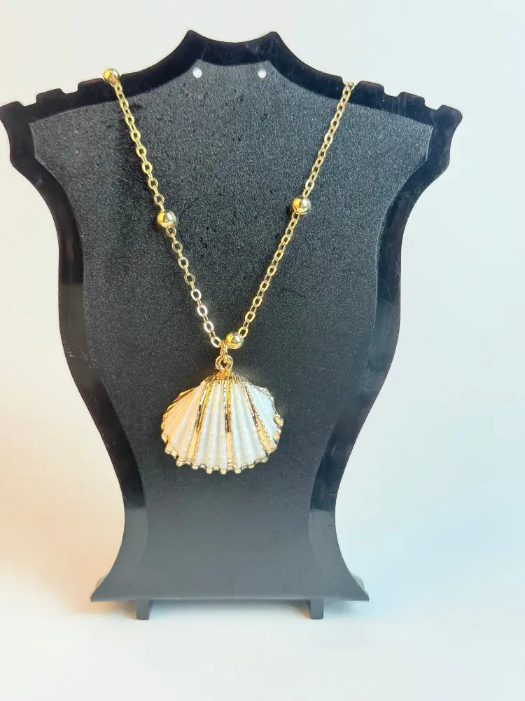 White and Gold Medium sized Natural Shell necklace